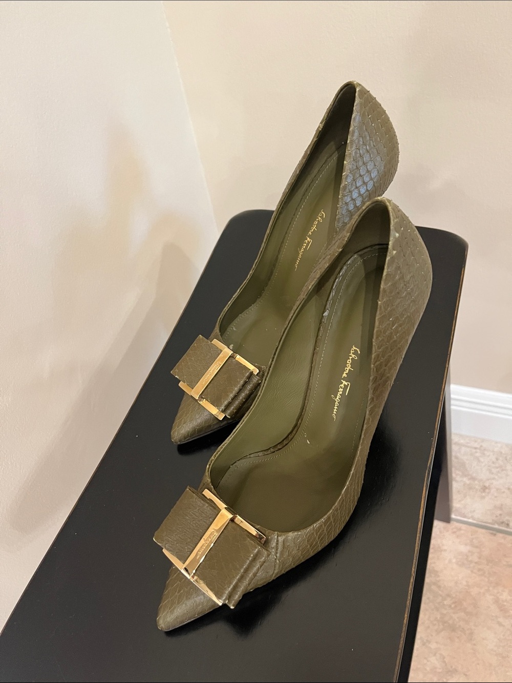 Salvatore Ferragamo Olive Green Pointed Toe Bow Pumps with Gold Accent - Picture 5 of 16